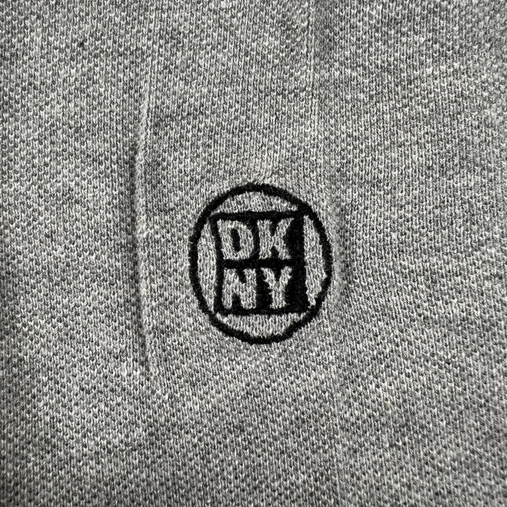 DKNY Polo Shirt Men's XL Grey Short Sleeve Tipped Collar Logo USA VTG NWT - Picture 4 of 12